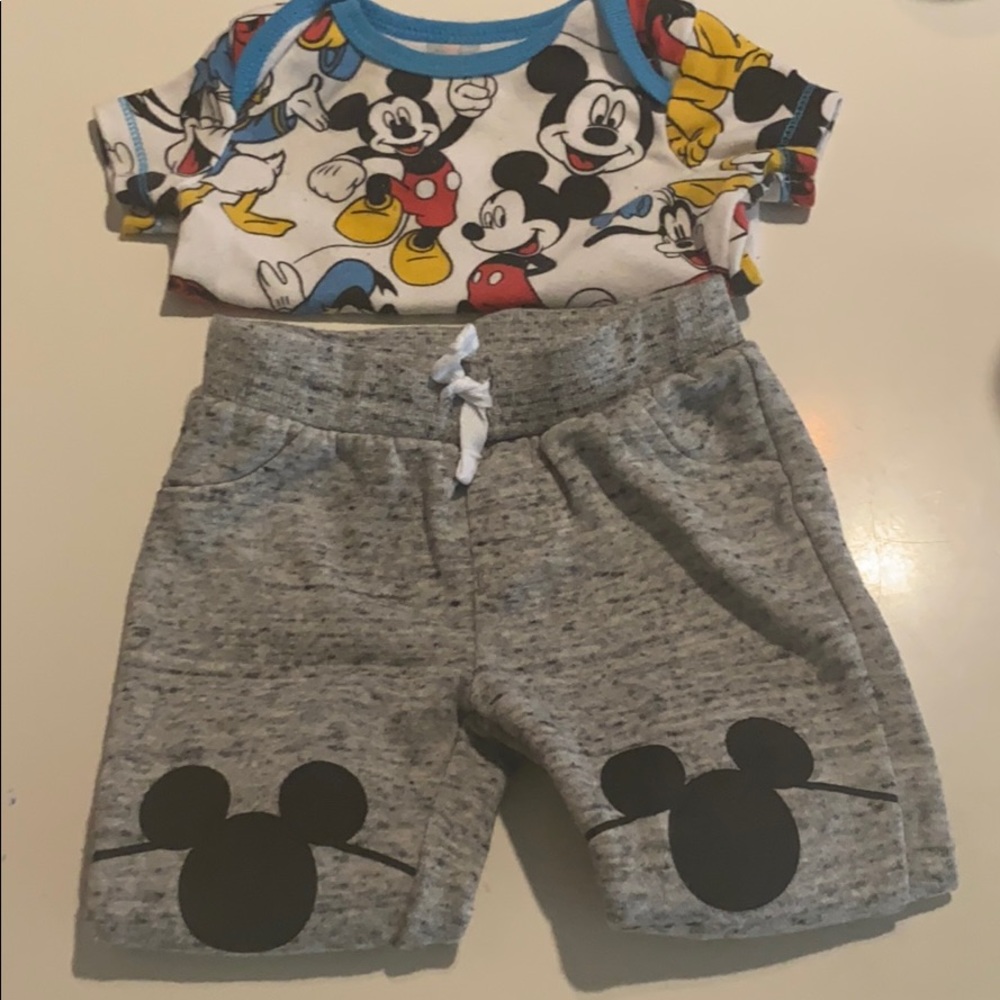 Disney baby 0-3 month outfit
